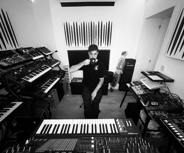3 - ED IS DEAD - Artista y productor